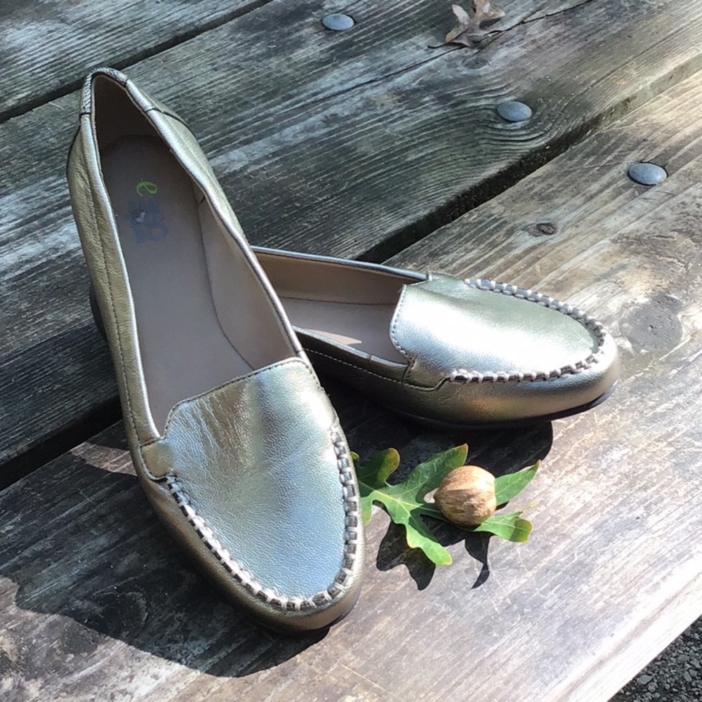 Leather upper Gold Easy Spirit e360 loafer